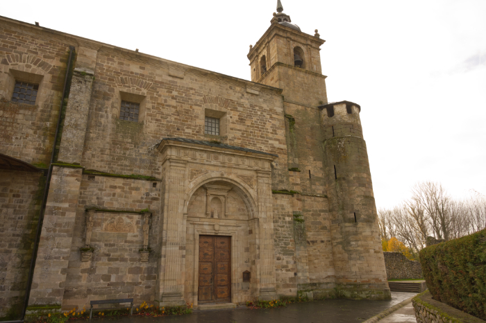 Iglesia del monasterio de Carracedo